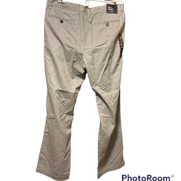 Gap Khakis Classic Straight Mens Pants Size 35x30 Gray Pearl NWT - Picture 3 of 7